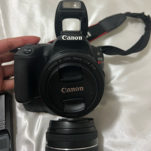 Canon camera - Picture 2 of 10